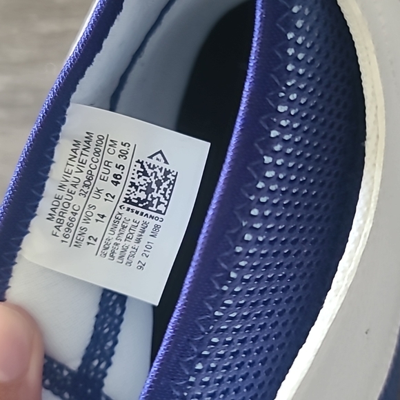 Converse - Picture 3 of 4